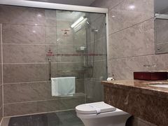 -贵州龙悦大酒店(贵阳喷水池地铁站店)
