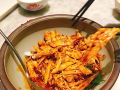 敲糖棒棒鸡-辛香汇·现炒川菜(淮海路百盛店)