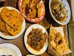 -爆炸头阿姨小四川正宗川味小吃(无任何分店)