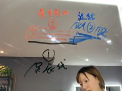 -ME觅妆·定制美妆·彩妆私教(菱角湖店)