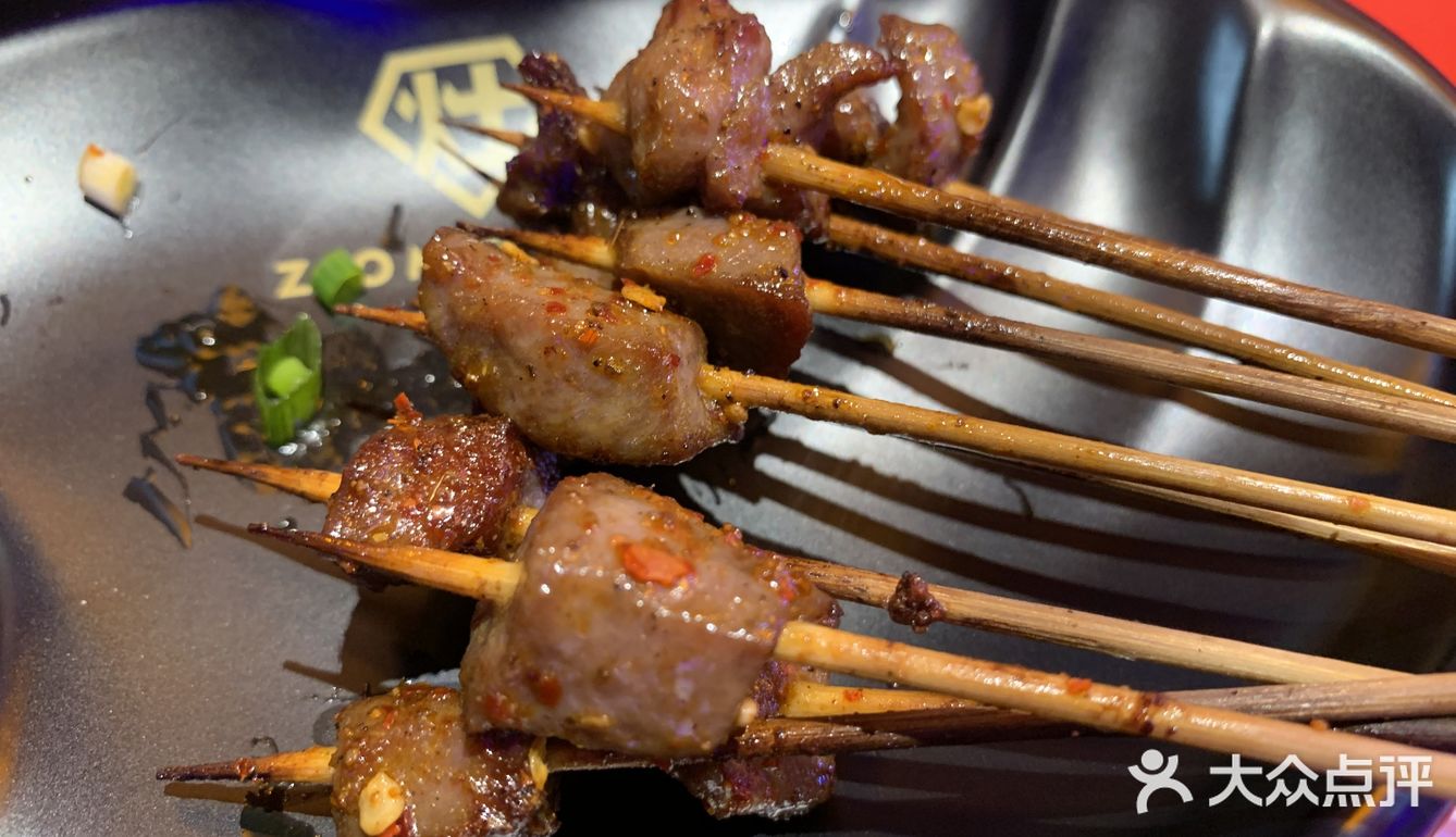 今天，灶门坎观前旗舰店，下午4:30-8:30有明星