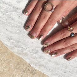 -摩睫+皮肤管理·科学美容中心