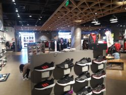 -adidas KIDS(万象城店)