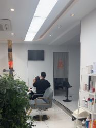 -阿三造型烫染•接发