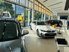 -上海宝信宝马4S店