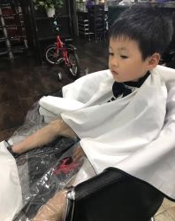 点击看大图 -卡曼尼美发
