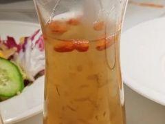 银耳小吊梨汤-爱丽丝牛排西餐厅(光谷步行街店)