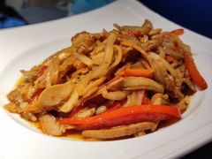 酸萝卜炒卤牛肚-坛宗剁椒鱼头(河西王府井店)