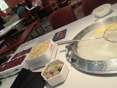 -浪里寻·臻牛养生牛肉火锅(方圆荟店)