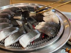 -围炉肉舍•炭烤活鳗•丹东海鲜烤肉(步行街店)