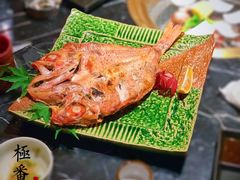 -山川小町·极番烧肉(新地假日广场店)