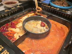 -老牌坊云南鱼豆花火锅(哈西万达店)