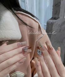 -初心纹眉洗眉·美睫专业店