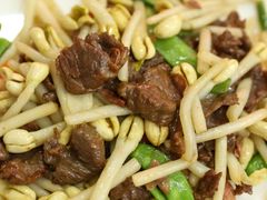 花生芽炒牛展-水乡人家私房菜(逢简店)