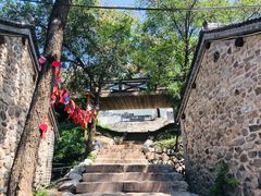 -百里峡七彩艺术小镇