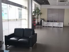 -华胜奔驰宝马奥迪专修连锁(虹梅南路店)