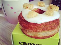 苹果奶酥甜甜圈-西点坊(浦东香格里拉店)