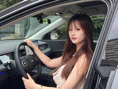 -小鹏汽车体验中心(苏州龙湖狮山天街店)