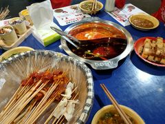 -马路边边串串香(苗栗路店)
