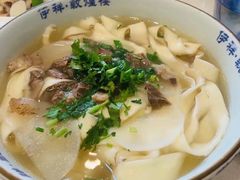 牛肉面宽面-伊祥·敦煌楼