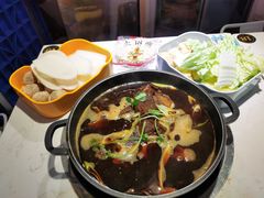 -运气牛自助酱大骨火锅(南京东路店)