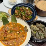 海味满桌真满足