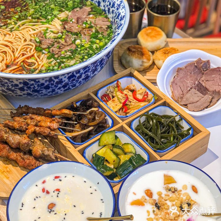 快带你脸大的闺蜜去吃🍜 绝对显脸小哈哈