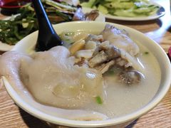 -雷祖芳老妈蹄花店