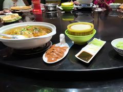 -鱼头泡饭·湖北菜·非物质文化遗产(岳家嘴总店)