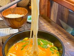 -银米·云南传统过桥米线(双廊黑金冠店)