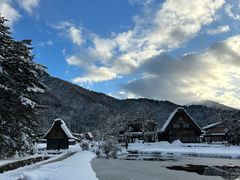 -白川乡与五箇山的合掌构造村落