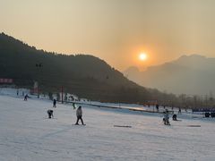 -济南卧虎山滑雪场