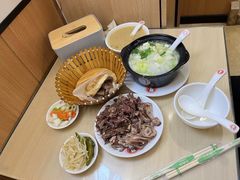 -闫家驴肉老店(华电一校店)