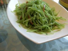 -依江春水烤鸭店