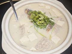 -鼎珺砂锅鱼头·广式茶点(省图书馆店)