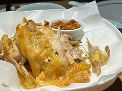 -头上红煨盐鸡·非遗院子餐厅