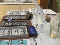 -视野联行眼镜·蔡司·尼康战略合作店(城西银泰店)