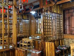 大堂-果松木炭酸菜铜火锅·外婆参鸡汤