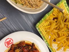 -肥肥虾庄·金牌油焖大虾(东湖欢乐谷店)