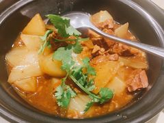 萝卜焖牛腩-红山红餐厅(宏源大厦店)