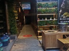 -阿瓦山寨·湘菜现炒·剁椒鱼头王(咸阳总店)