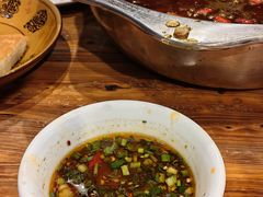 -乡土特色.冷锅鱼.牦牛肉汤锅