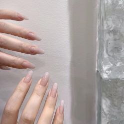 -花岐款式专研健康美甲沙龙