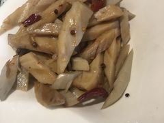 -泉畔人家·老济南经典鲁菜(大明湖店)
