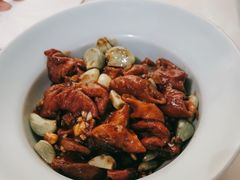 腊八蒜烧肥肠(例)-那家·油麻菜馆(常德道店)