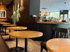 大堂-星巴克(宁波东门银泰店)