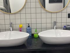 -汗水空间私教健身连锁(SM广场店)