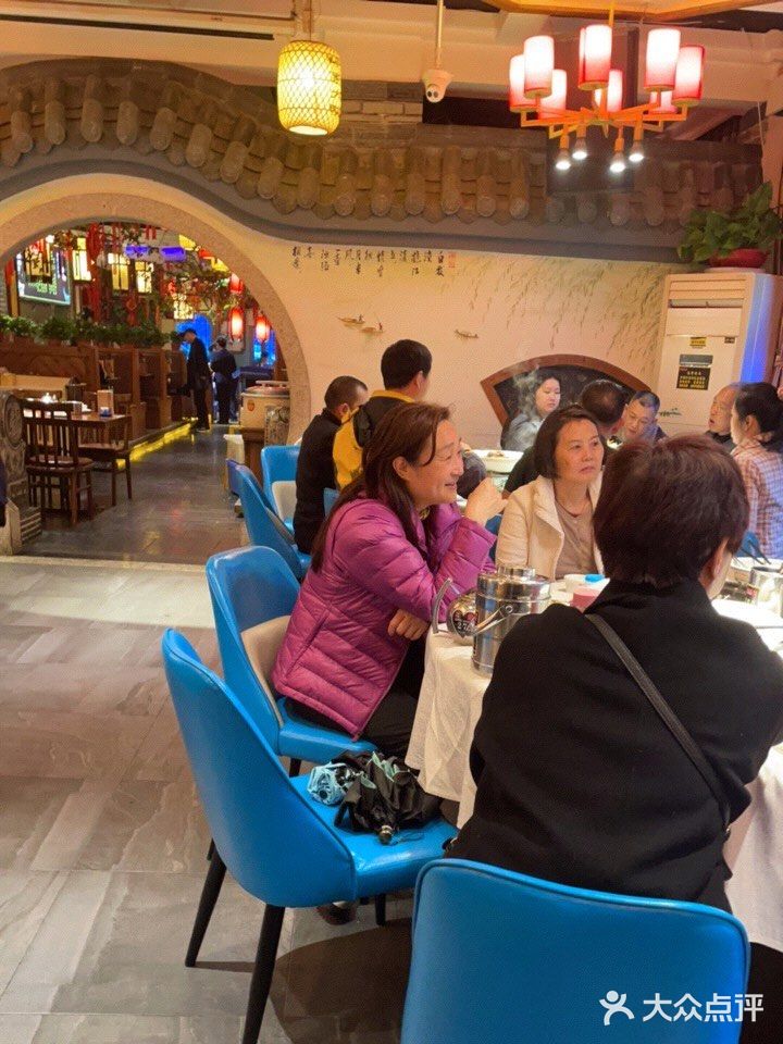 这家店很火，进店很亲切