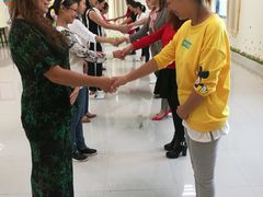 课外活动社区服务-首脑美容美发化妆美甲培训学校(龙岗校区)
