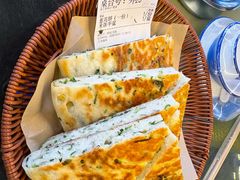 特色葱花饼-都江堰石锅鱼